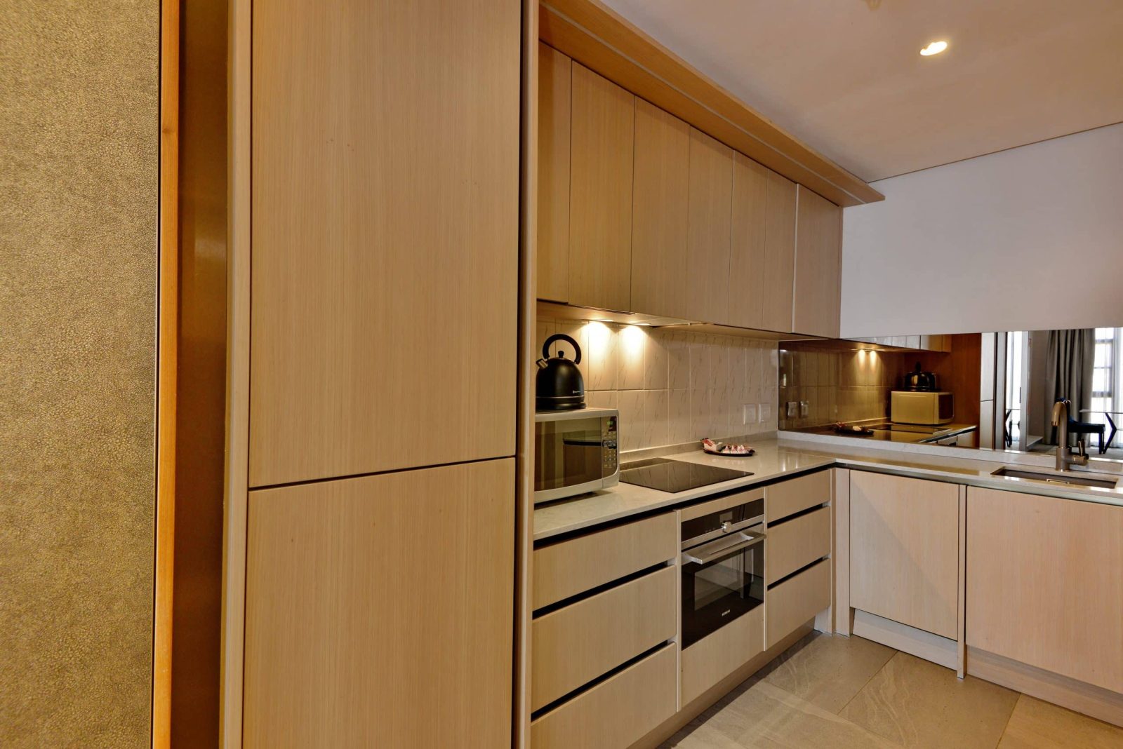 LUXURY APART HOTEL STUDIO KITCHENETTE – Houghton Hotel