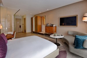 KING Pool Facing 211 (5)