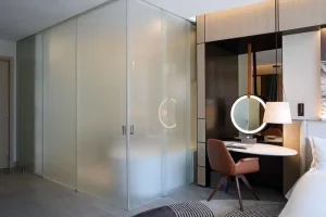 large_hh_room.king4.city_low